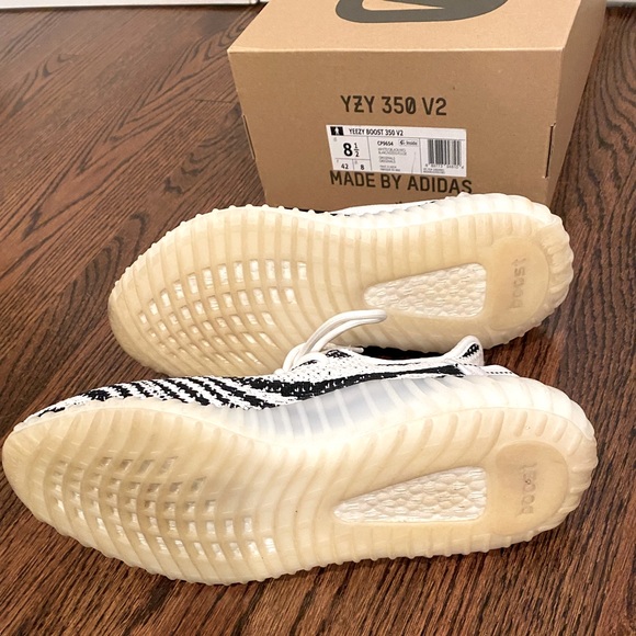 Adidas Men’s Yeezy Boost 350 V2 black/white/red size 8.5 AMAZING CONDITION 🔥 - Picture 7 of 7